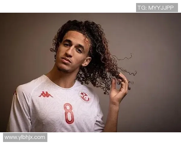 眉毛粗的足球明星男展现独特魅力与风格引领时尚潮流