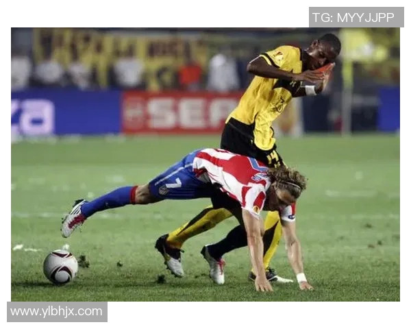 足球明星阿里斯的精彩瞬间与职业生涯回顾图片集