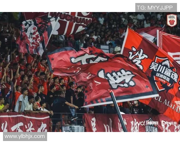 足球明星猝死抢救视频曝光引发热议球迷哀悼与反思运动员健康问题